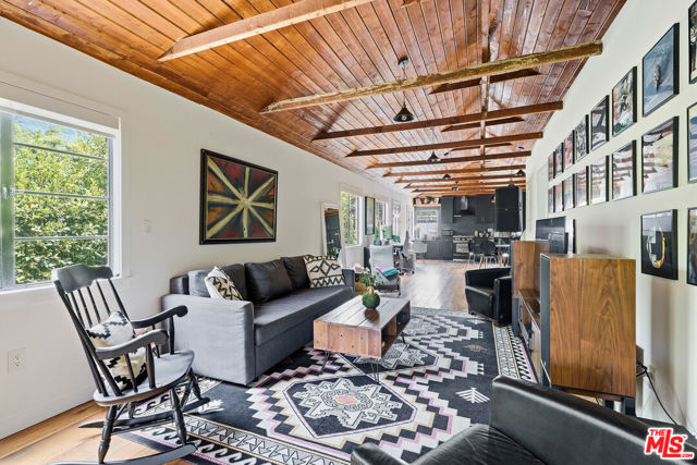1 Bed Home for Sale in Los Angeles, California