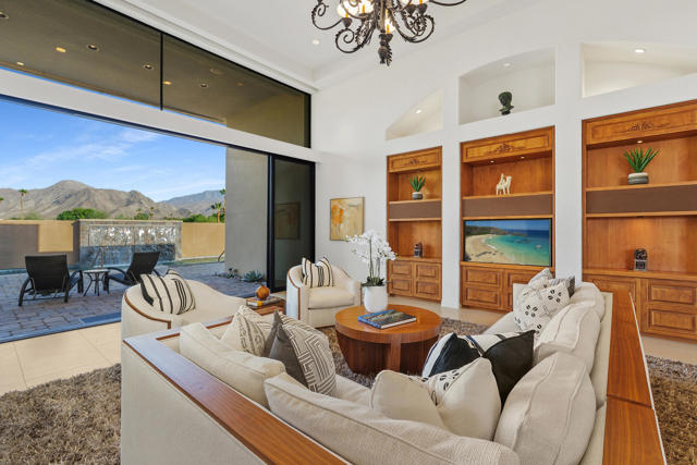 73481 Mariposa Drive, Palm Desert CA: https://media.crmls.org/mediaz/f51af85d-2be9-42c4-b908-d3e02c15e69c.jpg