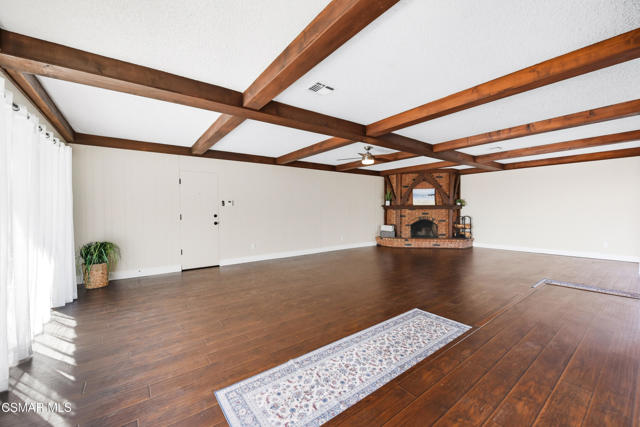 20027 Hiawatha Street, Chatsworth CA: https://media.crmls.org/mediaz/f51b9990-835d-4bf3-bfee-2172a2418f88.jpg