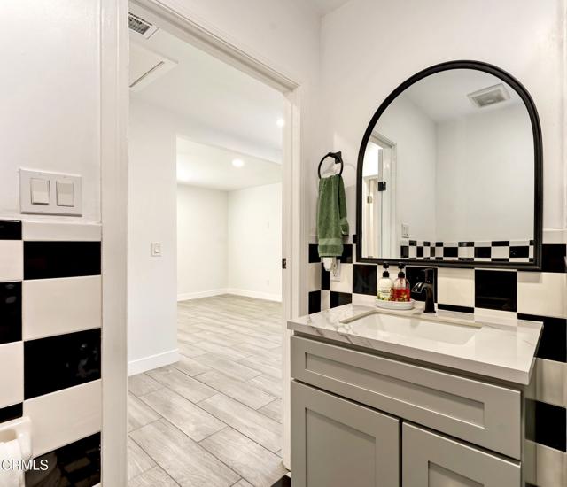 1121 La Puerta Street, Los Angeles CA: https://media.crmls.org/mediaz/f51c0db4-8c50-45a3-8bee-d3de5c558071.jpg