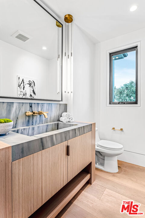 17228 Otsego Street, Encino CA: https://media.crmls.org/mediaz/f51d824c-a526-44f2-b9d5-d3ab22c989cb.jpg