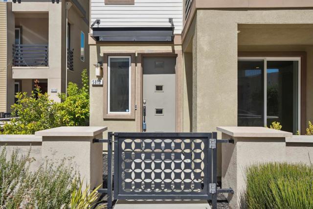 5813 Huntley Ave, Dublin CA: https://media.crmls.org/mediaz/f51ddc07-c4a1-45d8-8589-0c69e78fb8f0.jpg