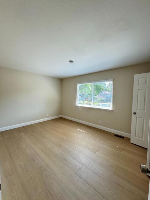5692 Playa Del Rey, San Jose CA: https://media.crmls.org/mediaz/f51ef802-0c06-4e14-a666-c2991b87a457.jpg
