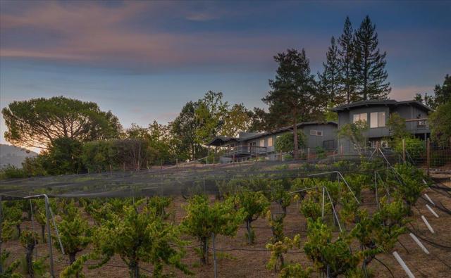 15 Naranja Way, Portola Valley CA: https://media.crmls.org/mediaz/f51f0a32-7b17-40e8-84bb-10cf5631531b.jpg