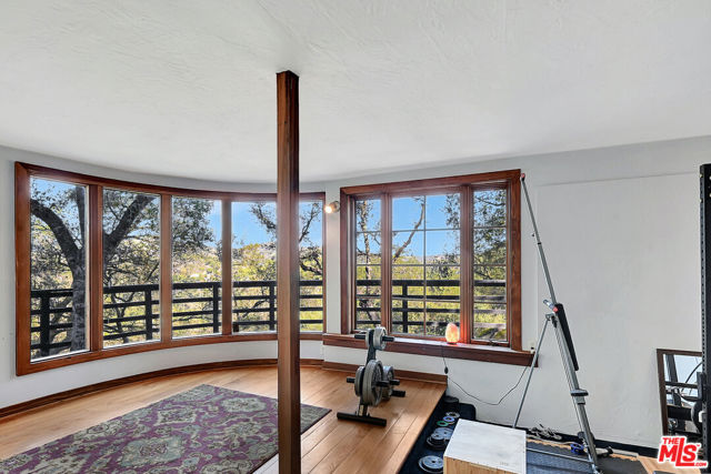 19805 Valley View Drive, Topanga CA: https://media.crmls.org/mediaz/f51f19f0-966b-4f61-a5a9-8f34b6cc3d93.jpg