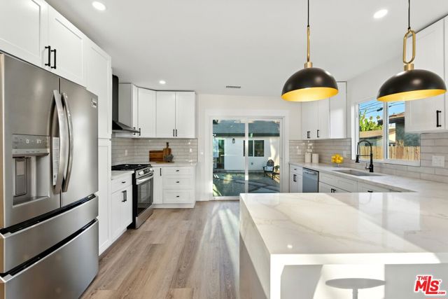 4340 2nd Avenue, Los Angeles CA: https://media.crmls.org/mediaz/f51f2b27-e062-483a-bf67-e52449f3125d.jpg