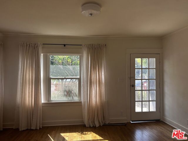 543 S Chicago Street, Los Angeles CA: https://media.crmls.org/mediaz/f51f3c83-a722-49c6-bb2f-c846ccbec658.jpg