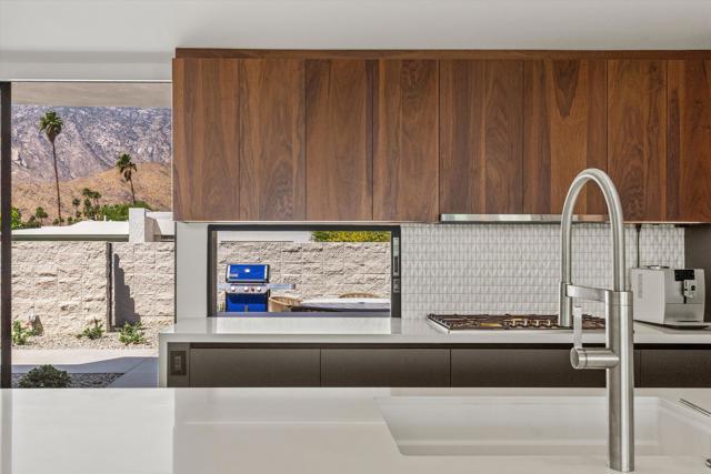 2290 S Yosemite Drive, Palm Springs CA: https://media.crmls.org/mediaz/f51fe54a-6332-4c1d-94e2-fb984827699a.jpg