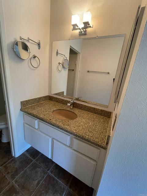 Detail Gallery Image 13 of 25 For 1612 Bridgeview Dr, San Diego,  CA 92105 - 3 Beds | 2 Baths