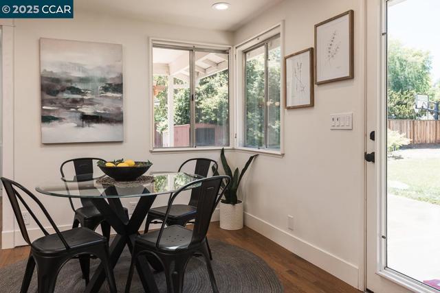 881 Autumn Dr, Walnut Creek CA: https://media.crmls.org/mediaz/f5205ca6-16a7-44bb-bef2-4d6346fc5f10.jpg