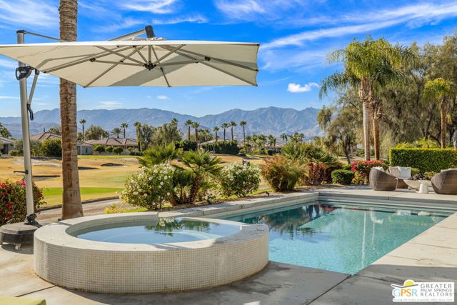 38 Calle Del Norte, Rancho Mirage CA: https://media.crmls.org/mediaz/f5207bb3-aef2-45e1-a90c-c4f70e49f0f5.jpg