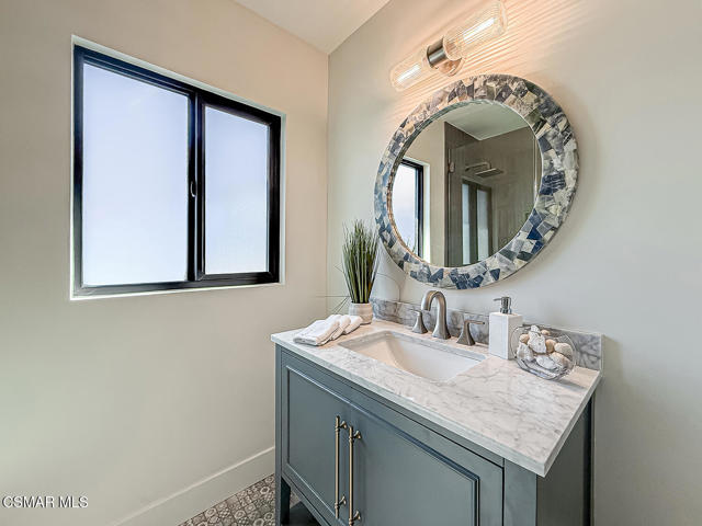 7530 Gaviota Avenue, Lake Balboa CA: https://media.crmls.org/mediaz/f520f043-5d05-4a84-b8e8-41c892398683.jpg