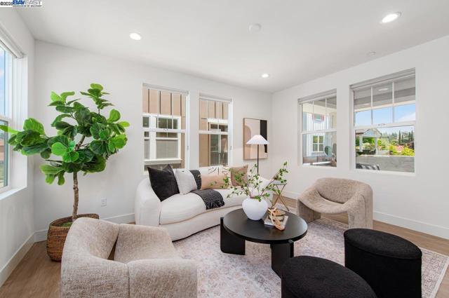 1416 Julia Ln, Concord CA: https://media.crmls.org/mediaz/f5212250-57fb-459a-8815-e4f42600ace7.jpg