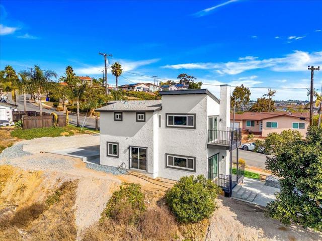 1418 Minden Dr, San Diego CA: https://media.crmls.org/mediaz/f521ba4c-53ee-436a-9f69-ff3448e5f529.jpg
