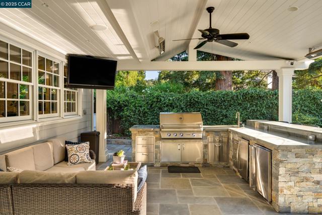 222 Still Creek Rd, Danville CA: https://media.crmls.org/mediaz/f521efbc-feb0-4173-bdc6-a9f7ac79aa89.jpg