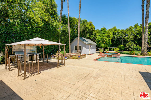 8760 White Oak Avenue, Sherwood Forest CA: https://media.crmls.org/mediaz/f52260d8-a1e2-464c-833b-fe74d72f8559.jpg