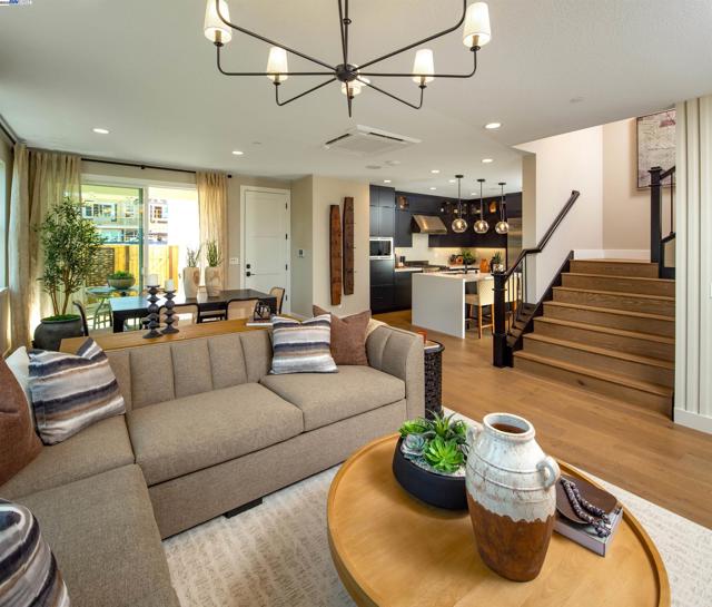 344 Waypoint Drive, Napa CA: https://media.crmls.org/mediaz/f522918f-84bb-48c5-8f03-769afebe7942.jpg