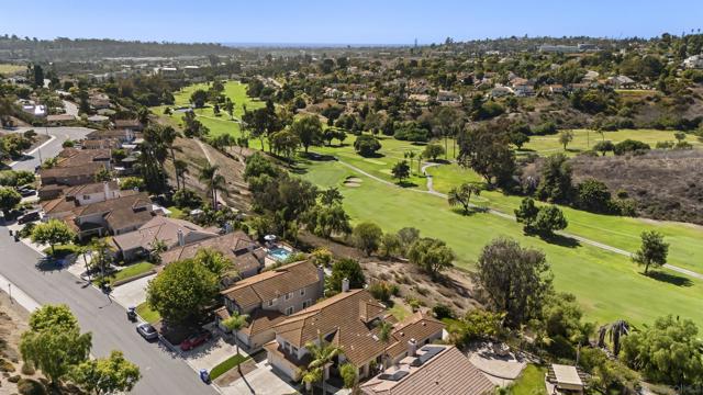 2332 Back Nine St, Oceanside CA: https://media.crmls.org/mediaz/f5231152-e348-4ac8-9d23-78eea66688f3.jpg
