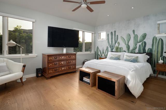 1521 Neptune Ave, Encinitas CA: https://media.crmls.org/mediaz/f5233503-f655-4569-8bff-bd4e7094e4b7.jpg