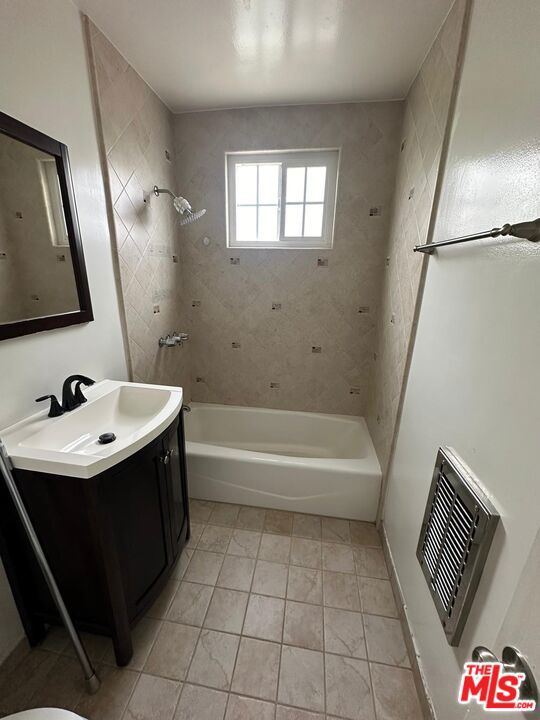 4035 Inglewood Boulevard, Los Angeles CA: https://media.crmls.org/mediaz/f523bf54-c6c4-4f6d-9db2-67fb0e5d6f63.jpg