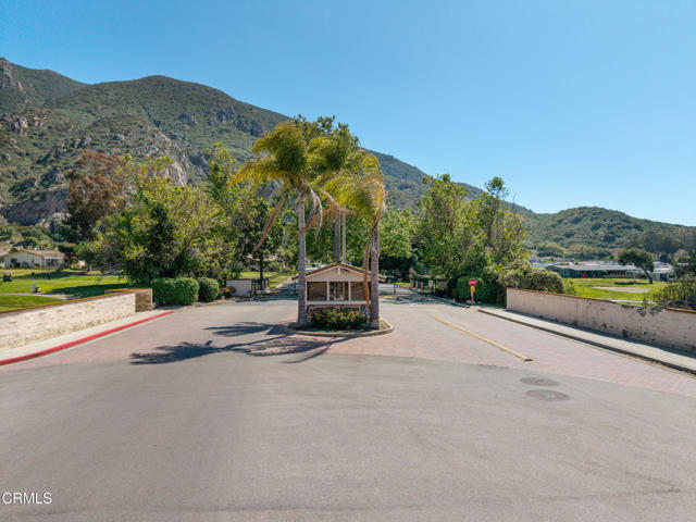 6378 Lada Avenue, Camarillo CA: https://media.crmls.org/mediaz/f523f01b-b2fe-4342-a92c-50b392ebb492.jpg
