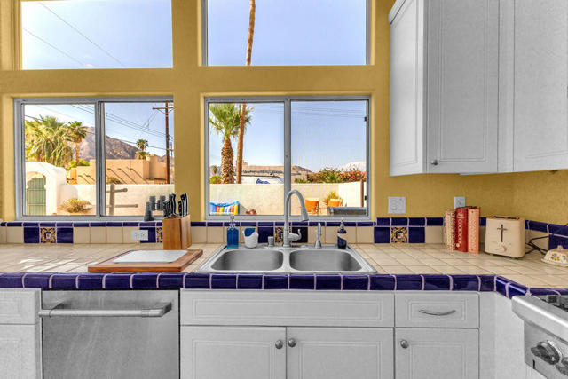 77440 Calle Ensenada, La Quinta CA: https://media.crmls.org/mediaz/f5242611-ba54-4fc2-9d72-57a97f3524c1.jpg
