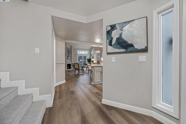 1410 Groth Cir, Pleasanton CA: https://media.crmls.org/mediaz/f5250715-5a46-47d1-8050-78611127706d.jpg