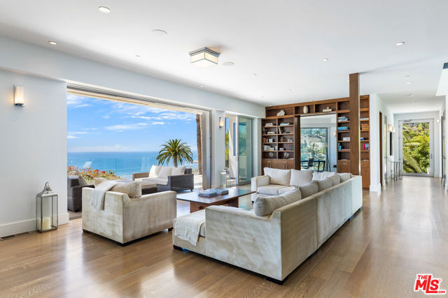 200 ARNO Way, Pacific Palisades CA: https://media.crmls.org/mediaz/f52553bb-2b7b-4d29-81ee-0c24c6d1be28.jpg