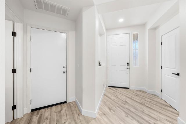 1288 Long View Drive, Chula Vista CA: https://media.crmls.org/mediaz/f5256e85-8b50-491d-a9c3-e7ab6dfc4348.jpg