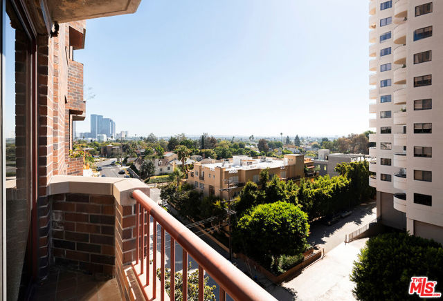 10550 Wilshire Boulevard, Los Angeles CA: https://media.crmls.org/mediaz/f525c76a-9fe6-4a0b-88a4-604ff56ccad4.jpg