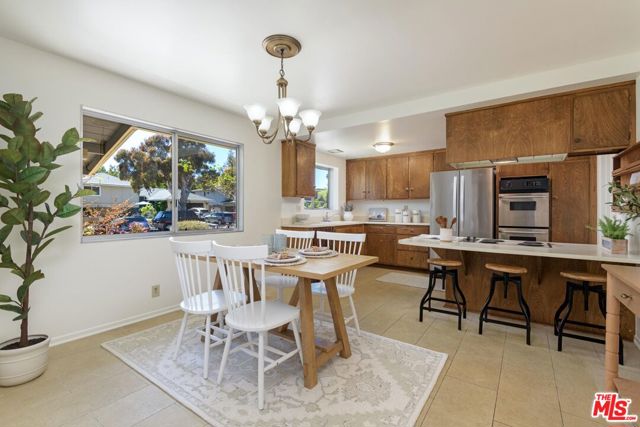 6591 Camino Venturoso, Goleta CA: https://media.crmls.org/mediaz/f5261703-6074-40f6-a482-4b76f7e56854.jpg
