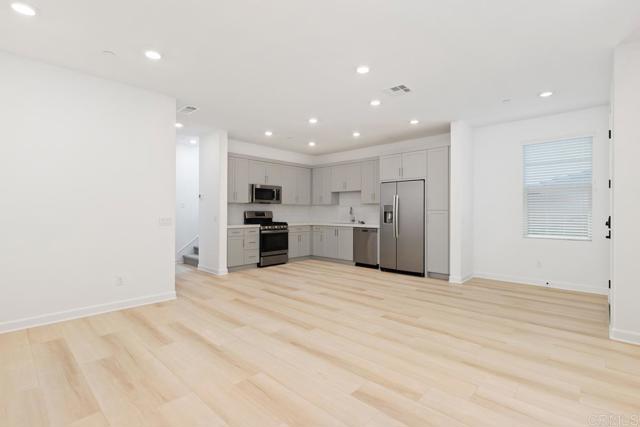 1207 Sunrise View, San Marcos CA: https://media.crmls.org/mediaz/f52625ee-cdf2-46d6-be40-4ba74d80d9a4.jpg