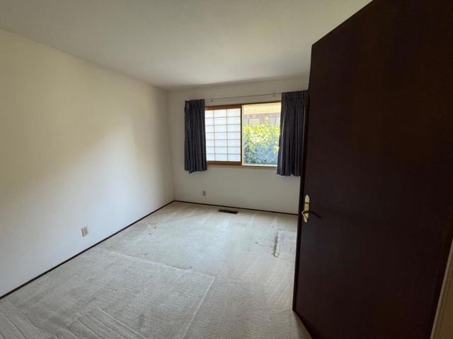 159 Port Royal Avenue, Foster City CA: https://media.crmls.org/mediaz/f52696e3-fb09-42c7-bf8d-ca75ee6f5146.jpg