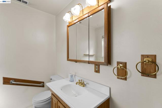 Image 28 of 46 For 35446 Cleremont Dr