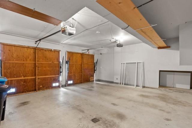 1115 Outrigger Lane, Foster City CA: https://media.crmls.org/mediaz/f52732e1-869a-461a-87d0-6c857b135b54.jpg