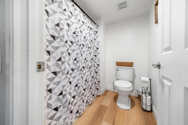 Image 9 of 31 For 78650 Avenue 42  101