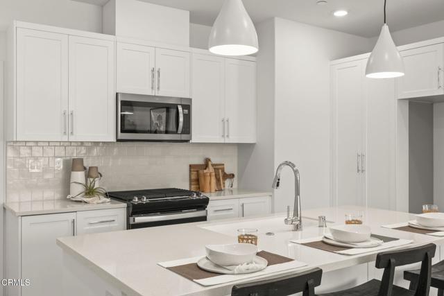 2402 Channel Drive, Ventura CA: https://media.crmls.org/mediaz/f527e79a-0d4e-47e5-a564-fc3a991157c0.jpg