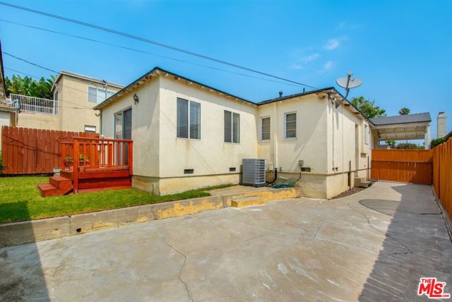 4258 58th Place, Los Angeles, California 90043, 3 Bedrooms Bedrooms, ,2 BathroomsBathrooms,Single Family Residence,For Sale,58th,24413925