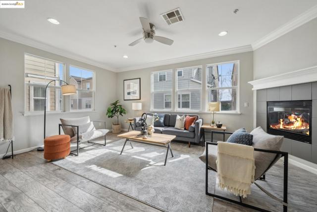 711 Summer Ln, Richmond CA: https://media.crmls.org/mediaz/f5285f27-62d9-453b-bd33-8b2f57a24544.jpg