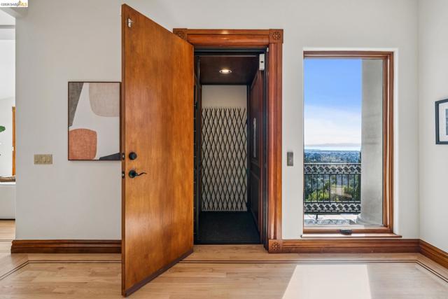 Image 14 of 60 For 33 Somerset Rd