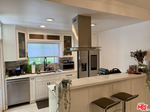 1228 N La Cienega Boulevard, West Hollywood CA: https://media.crmls.org/mediaz/f52a639d-773a-4d20-ab53-9d46a7685ef0.jpg