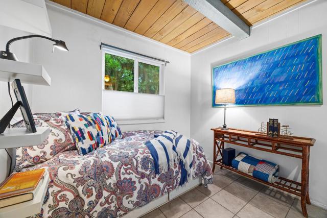 360 36th Avenue, Santa Cruz CA: https://media.crmls.org/mediaz/f52ad0f2-bd96-44c5-b09a-60927e02f98d.jpg