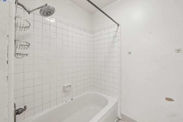 Image 13 of 24 For 34242 Arizona St  18