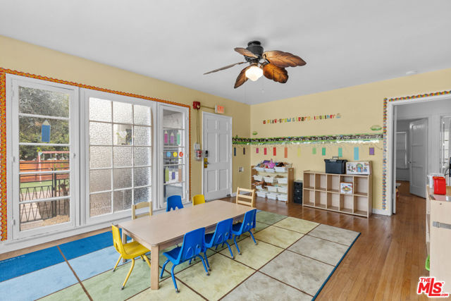 2610 1/2 7th Avenue, Los Angeles CA: https://media.crmls.org/mediaz/f52b9cc2-7857-4442-9a31-06877b392336.jpg
