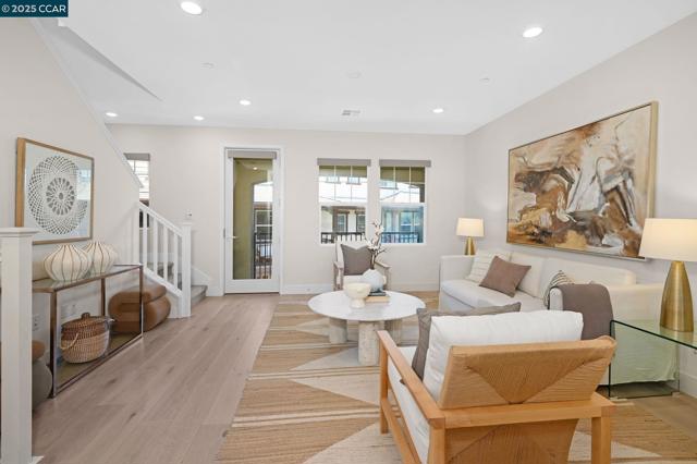 33105 Via Vicenza, San Ramon CA: https://media.crmls.org/mediaz/f52bd51e-25de-4147-afb4-fd243ec41551.jpg