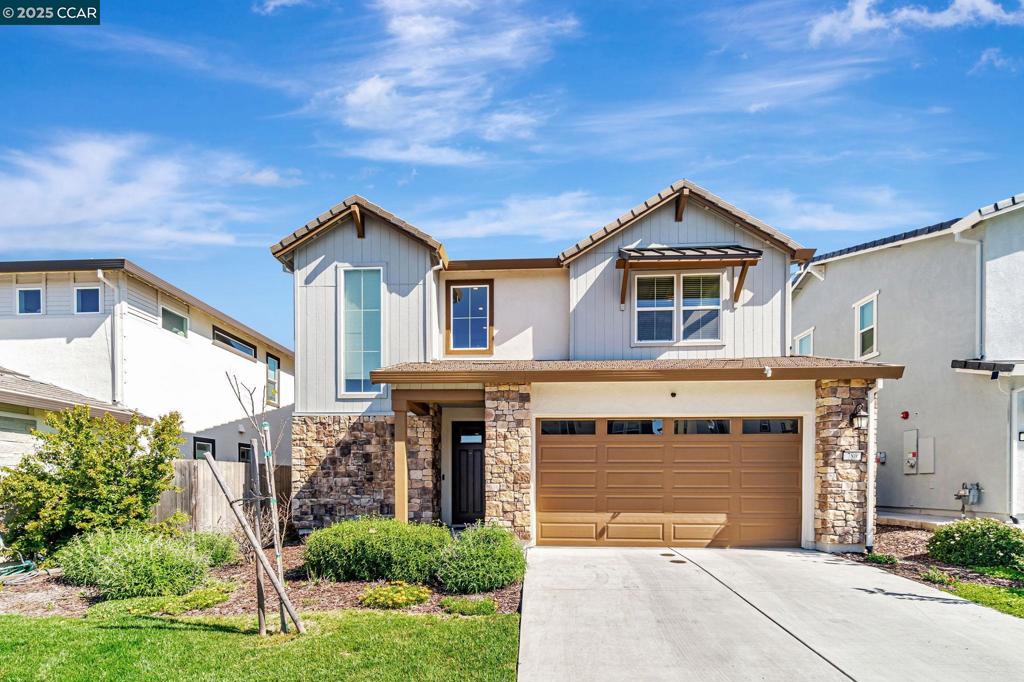 780 Lovejoy Ln
