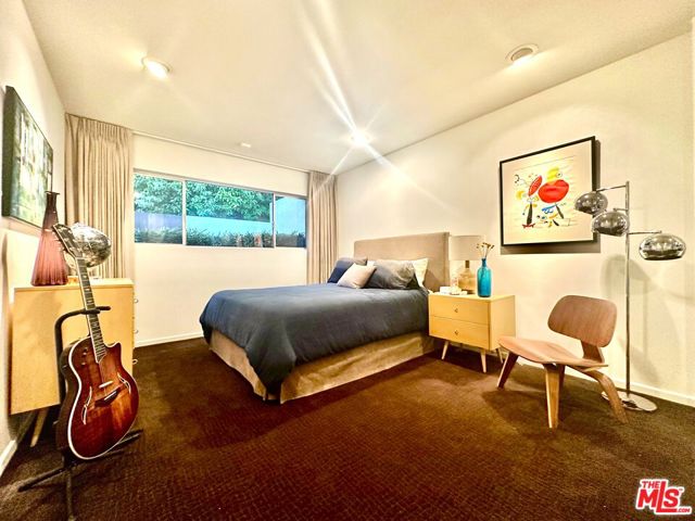 9263 Swallow Drive, Los Angeles CA: https://media.crmls.org/mediaz/f52c99a4-6723-4a74-8ded-b566c71e0211.jpg