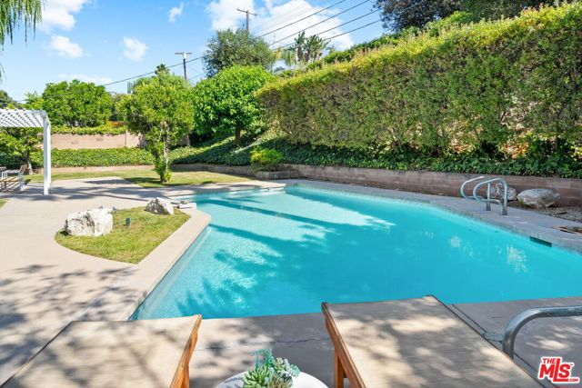 22946 Brenford Street, Woodland Hills CA: https://media.crmls.org/mediaz/f52cbcdb-84ae-41b9-84c5-e61b497d8c06.jpg