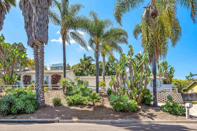 2392 Ivy Rd, Oceanside, CA 92054