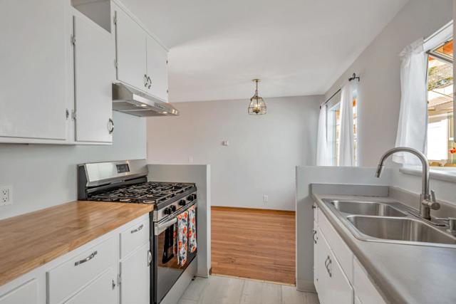 250 San Carlos Avenue, Redwood City CA: https://media.crmls.org/mediaz/f52e3fe3-dfa3-44e0-8cad-15f642abc1e1.jpg